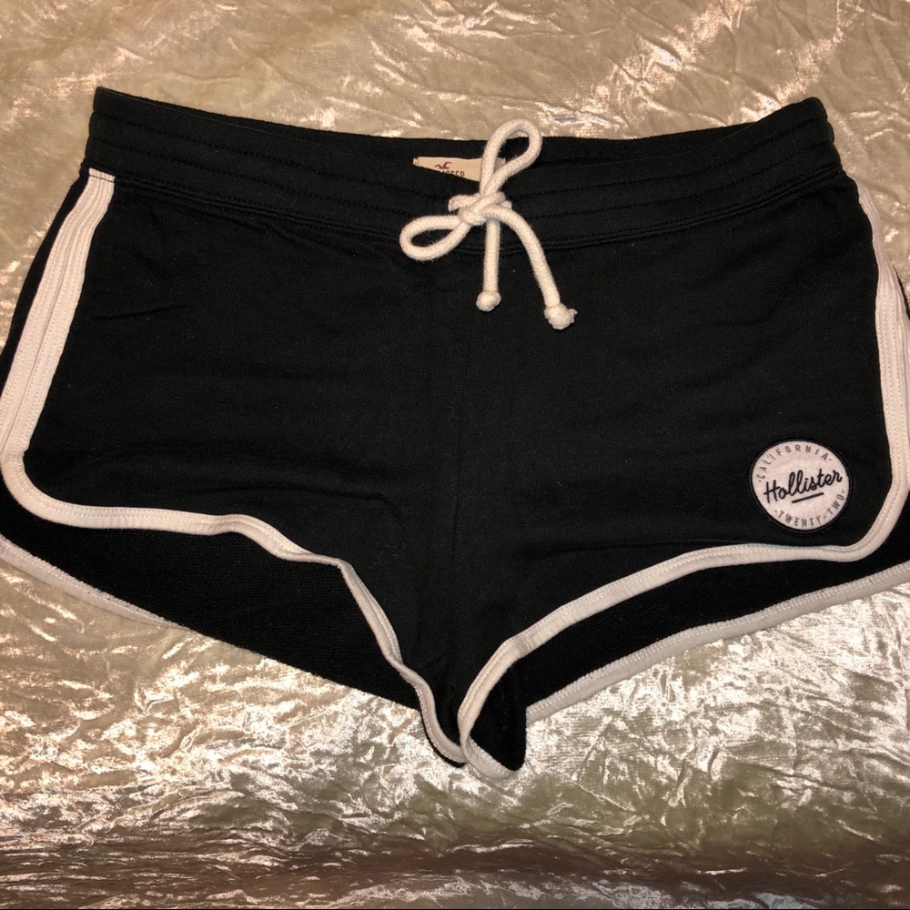 Black Hollister shorts